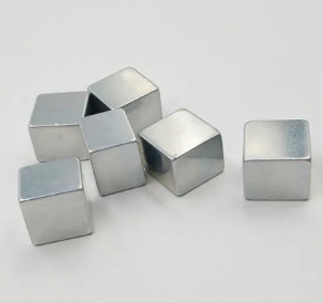 Nam châm NdFeb đất hiếm tùy chỉnh Nam châm Neodymium N52 siêu mạnh vĩnh viễn