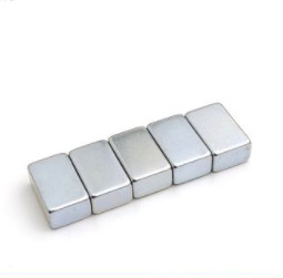 Khối nam châm đất hiếm Nam châm NdFeB Kích thước N35-N52 Tùy chỉnh