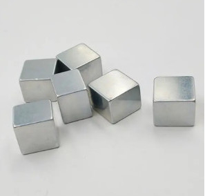 Nam châm kim loại đất hiếm NdFeB N35-N52 Khối nam châm mạnh cho loa / bộ thu