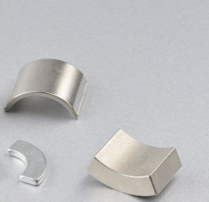 N30-N54 Nam châm đất hiếm mạnh, Nam châm Nd Fe B thiêu kết với lực kéo mạnh
